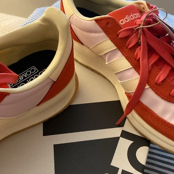 Adidas Women’s Run 70 s 2.0 Sneakers size 9 New in Box - Picture 5 of 9